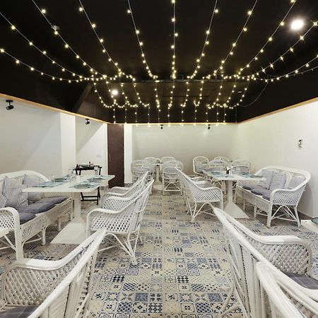Hotel Le Castle Rudrapur Extérieur photo